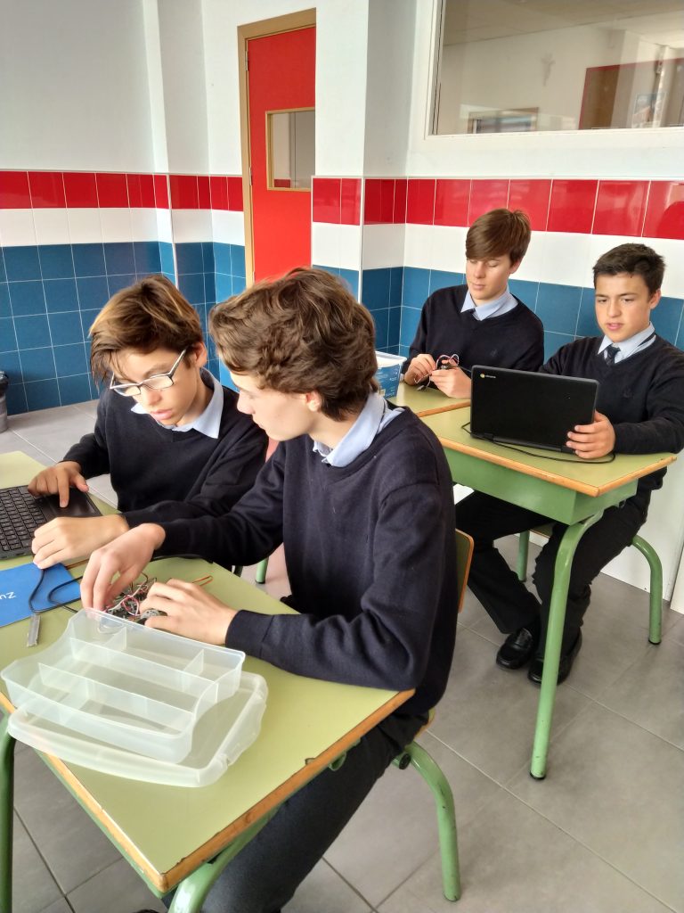 Retotech 2020 En Las Aulas Del Colegio Bilingüe Montearagón Retotech
